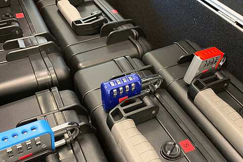 Vier Koffer warten auf ihre Entdecker | mit GeccoTours-TeamEvents.com